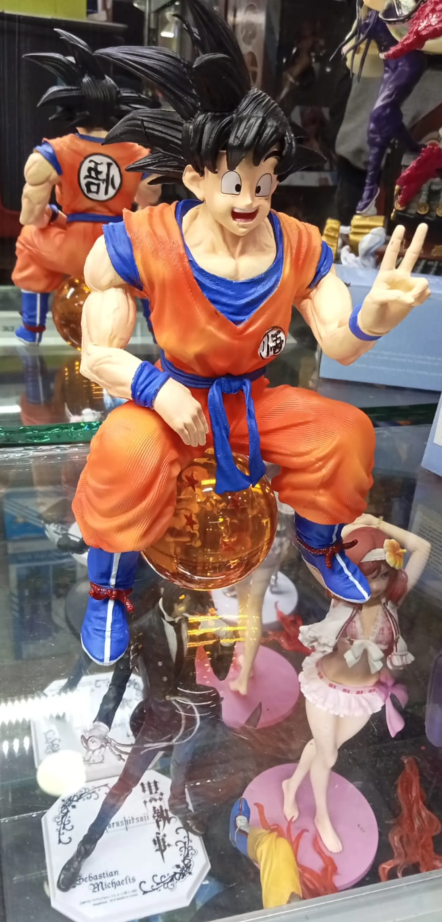 Goku base esfera - Dragon ball 1