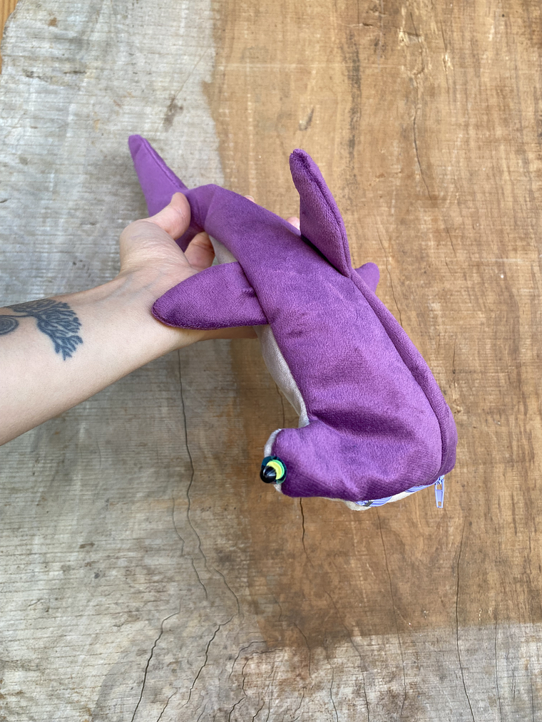 Estuche Tiburón martillo 1