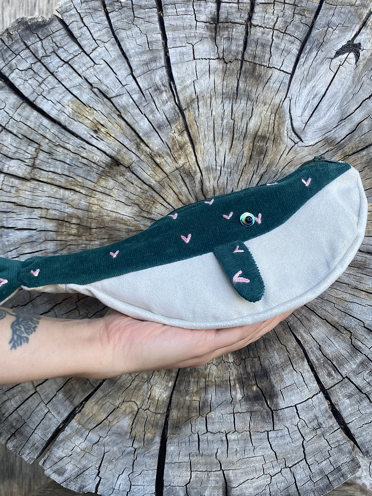 Estuche ballena azul “m” 1