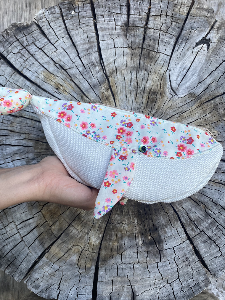 Estuche ballena azul “m” 1