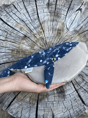 Estuche ballena azul “m” brilla en la oscuridad 