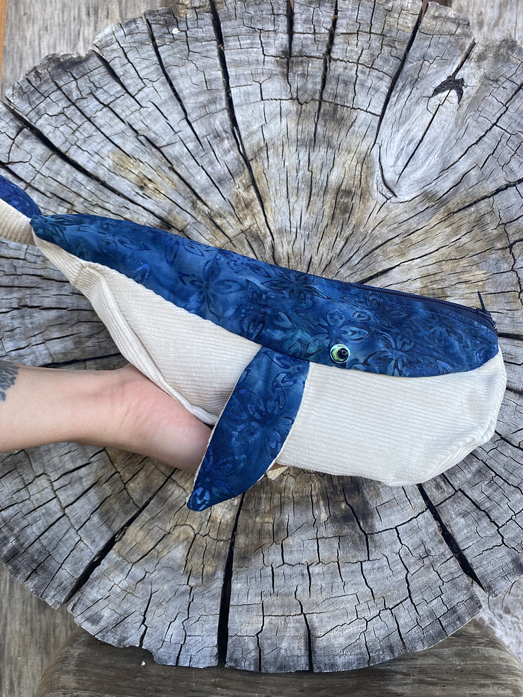 Estuche ballena azul “m” 1
