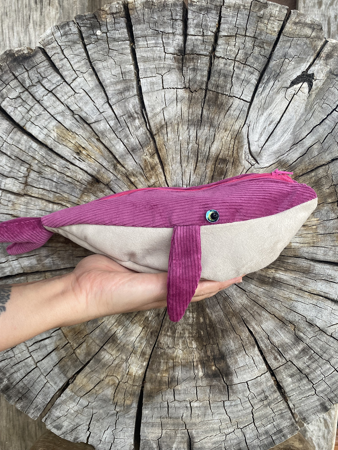 Estuche ballena azul “s” fucsia  2