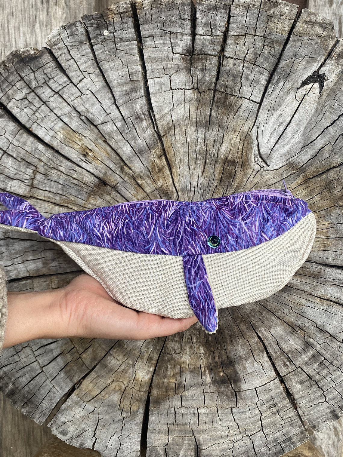 Estuche ballena azul “s” hojas tonos lilas  1