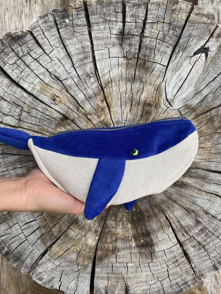 Estuche ballena azul “s” azul plush 1
