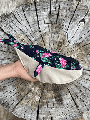 Estuche ballena azul “s” - acolchada rosas 