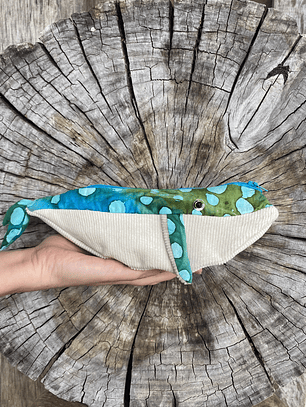 Estuche ballena azul “s” - lunares 