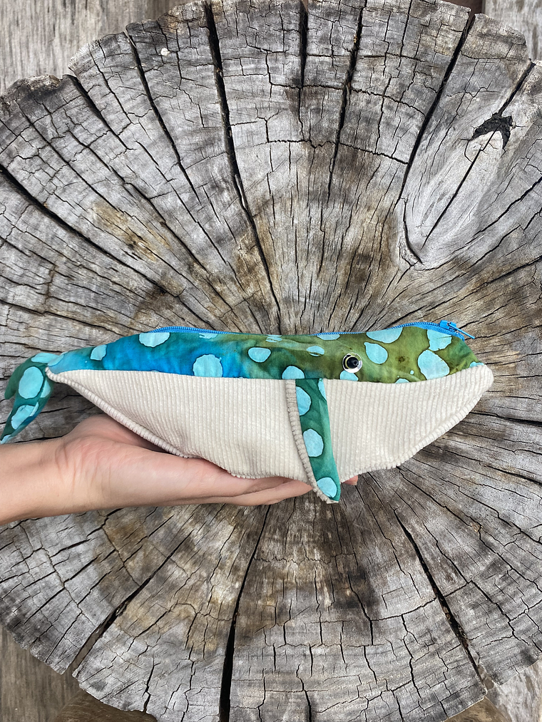 Estuche ballena azul “s” - lunares  1