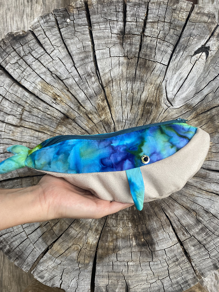 Estuche ballena azul “s” - Teñido tonos tuquesa 1