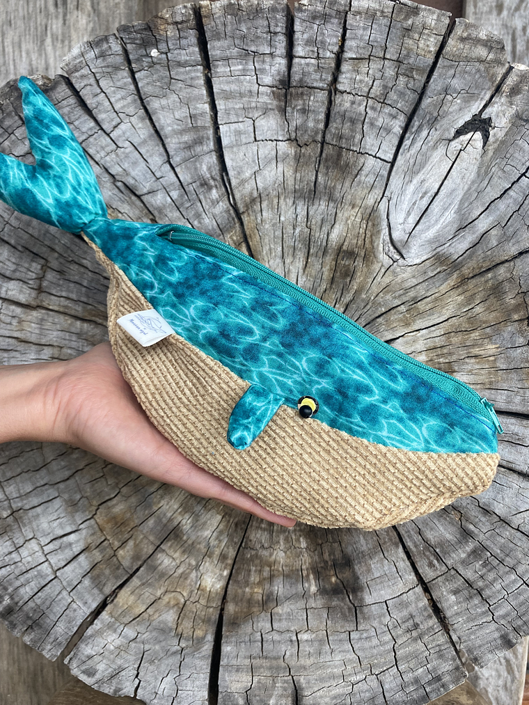 Estuche ballena azul “s” -  Agua turquesa  1