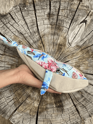 Estuche ballena azul “s” - Cotele estampado flores 