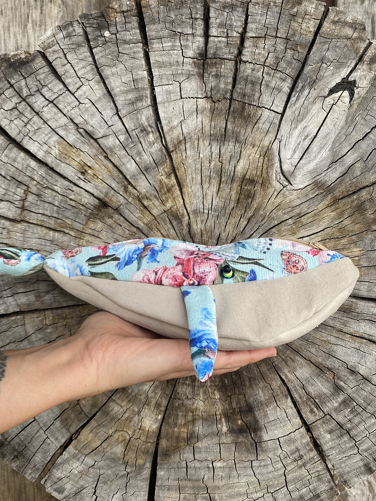 Estuche ballena azul “s” - Cotele estampado flores  2