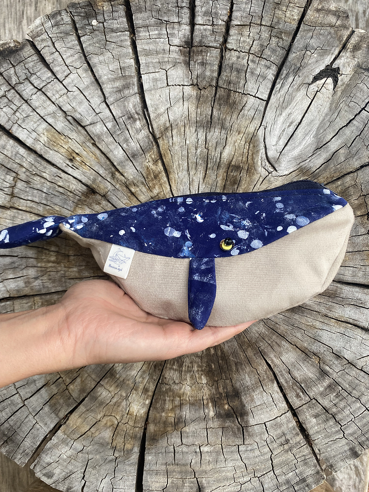 Estuche ballena azul “s” - azul pintura brilla en oscuridad  1