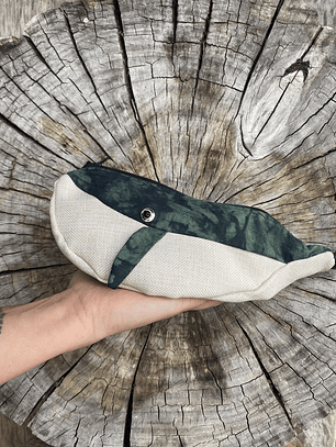 Estuche ballena azul “s” - verde militar 