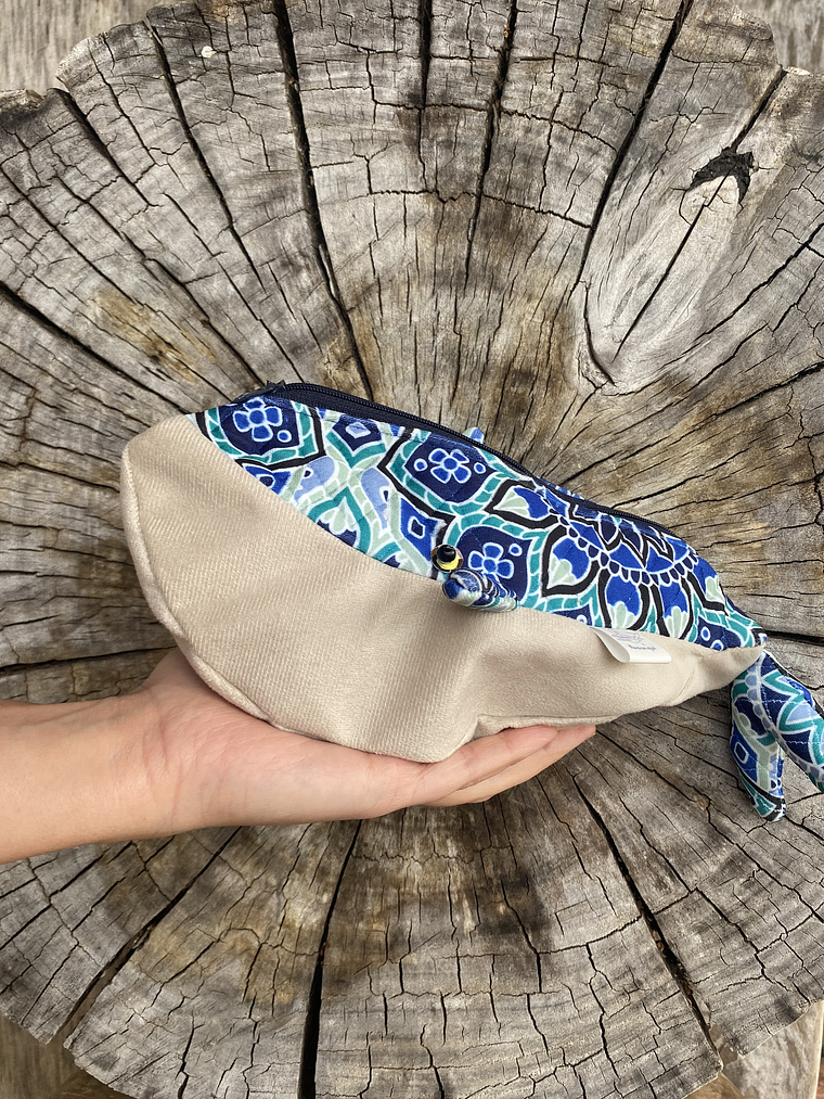 Estuche ballena azul “s” - Verde mandala 1