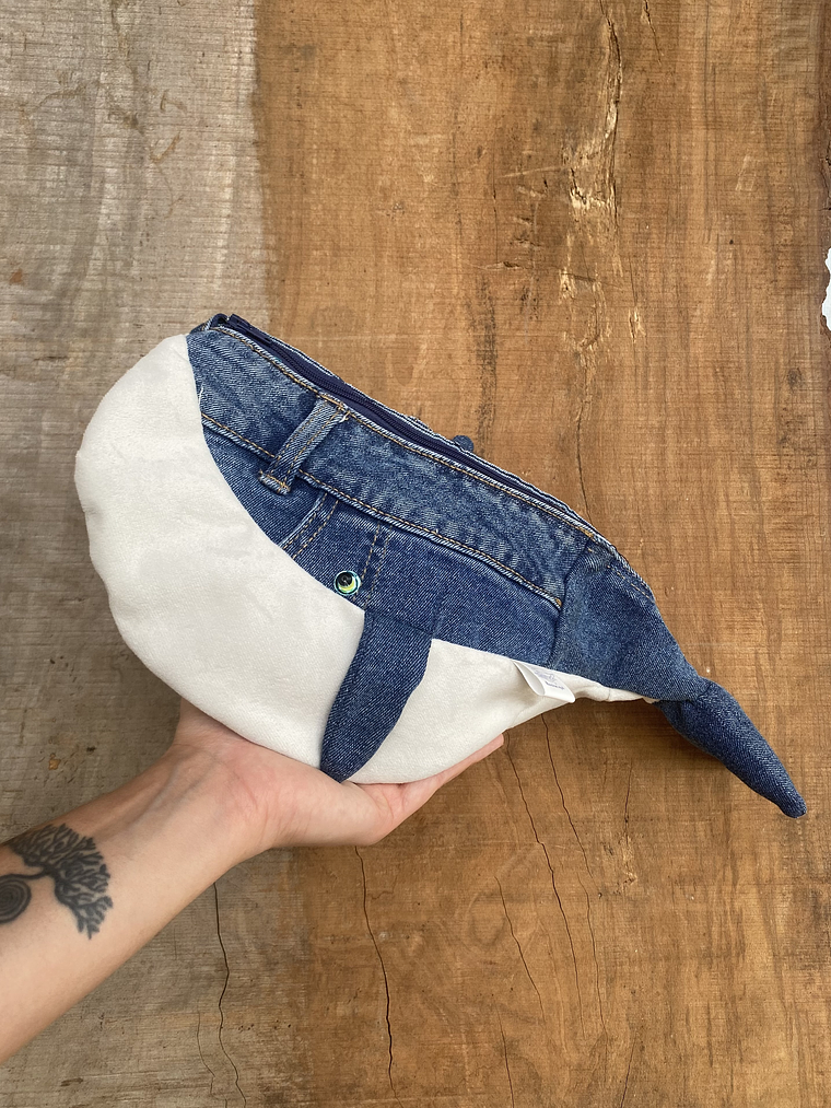 Estuche ballena azul “L” Jeans pretina 1