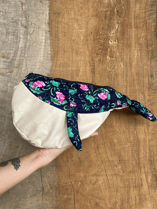 Estuche ballena azul “L” - Rosas