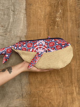 Estuche ballena azul “L” - Mandala rojo