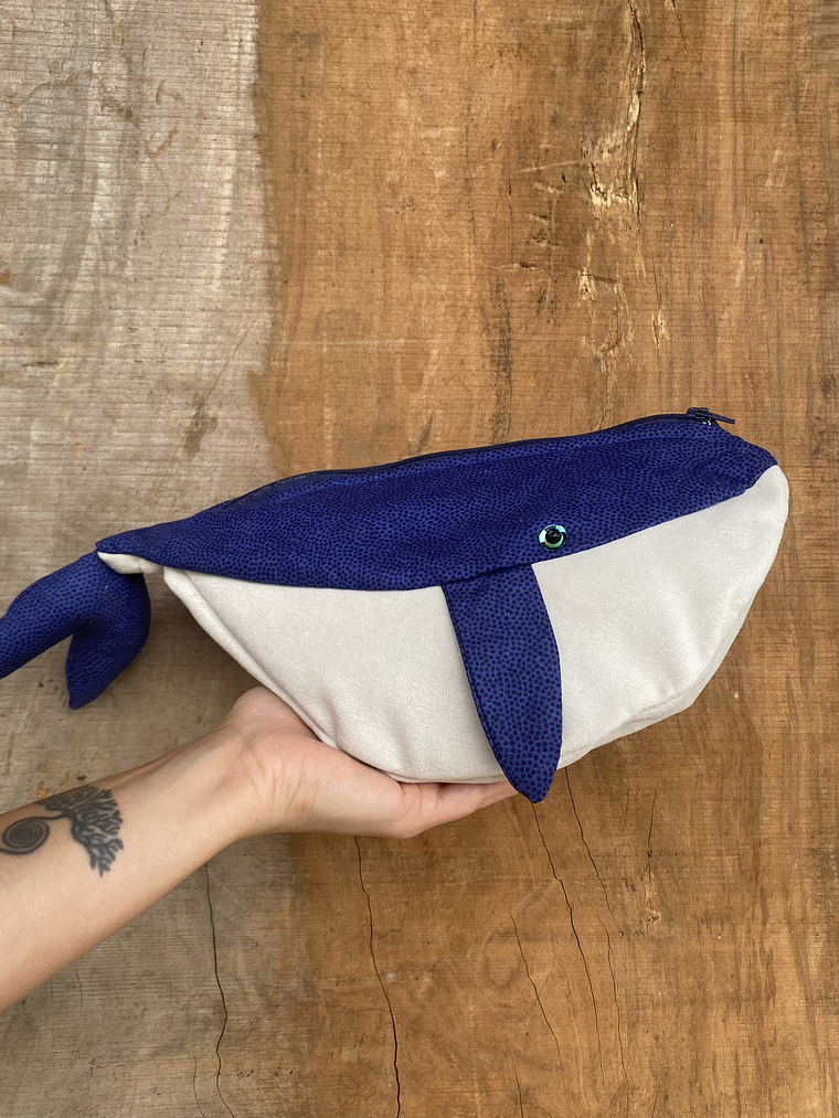 Estuche ballena azul “L”- Azul puntos 2