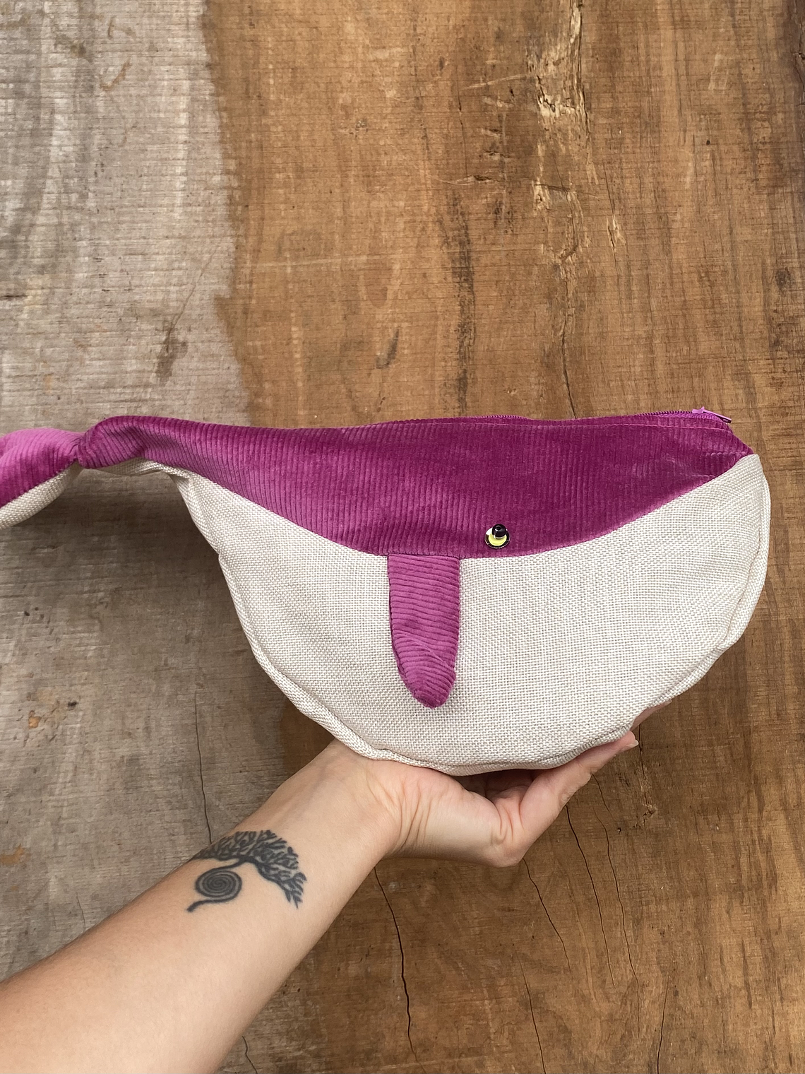 Estuche ballena azul “L”- fucsia cotele 1