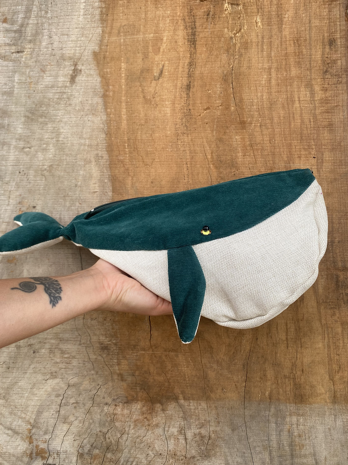 Estuche ballena azul “L”- Cotele verte petroleo 2