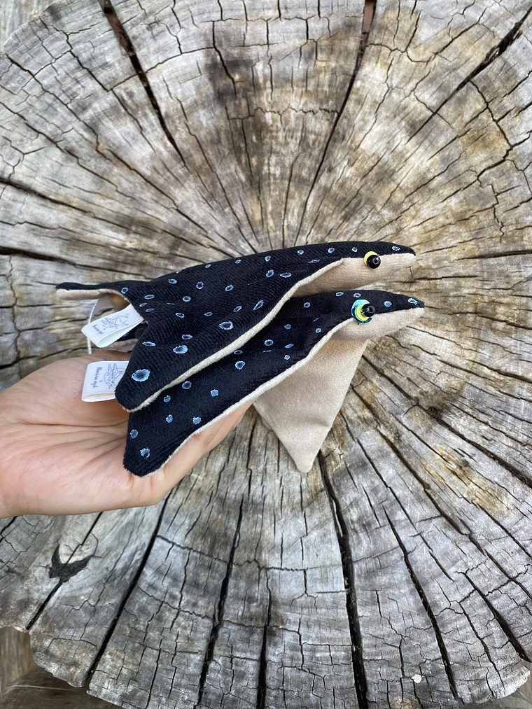 Raya moteada “s” - brilla en la oscuridad  1