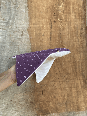 Raya moteada “m” - Morada brilla en la oscuridad 