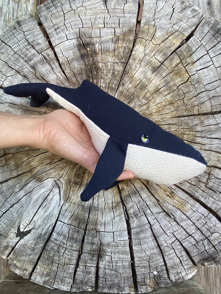 Peluche Ballena azul “xs” - azul oscura 2