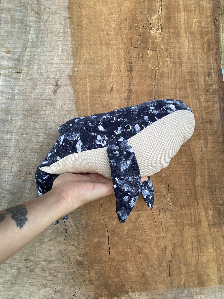 Peluche Ballena azul “M” - pinturita 1