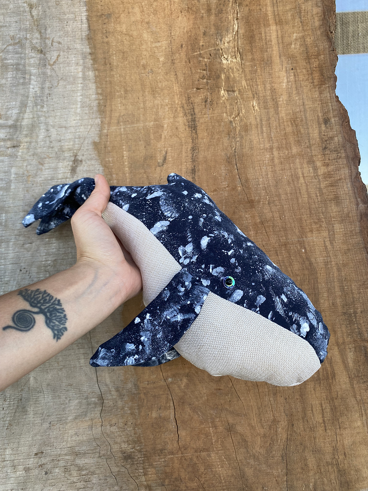 Peluche Ballena azul “M” - pinturita 2