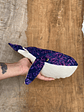 Peluche Ballena azul “S” - Estampado morado - Miniatura 2