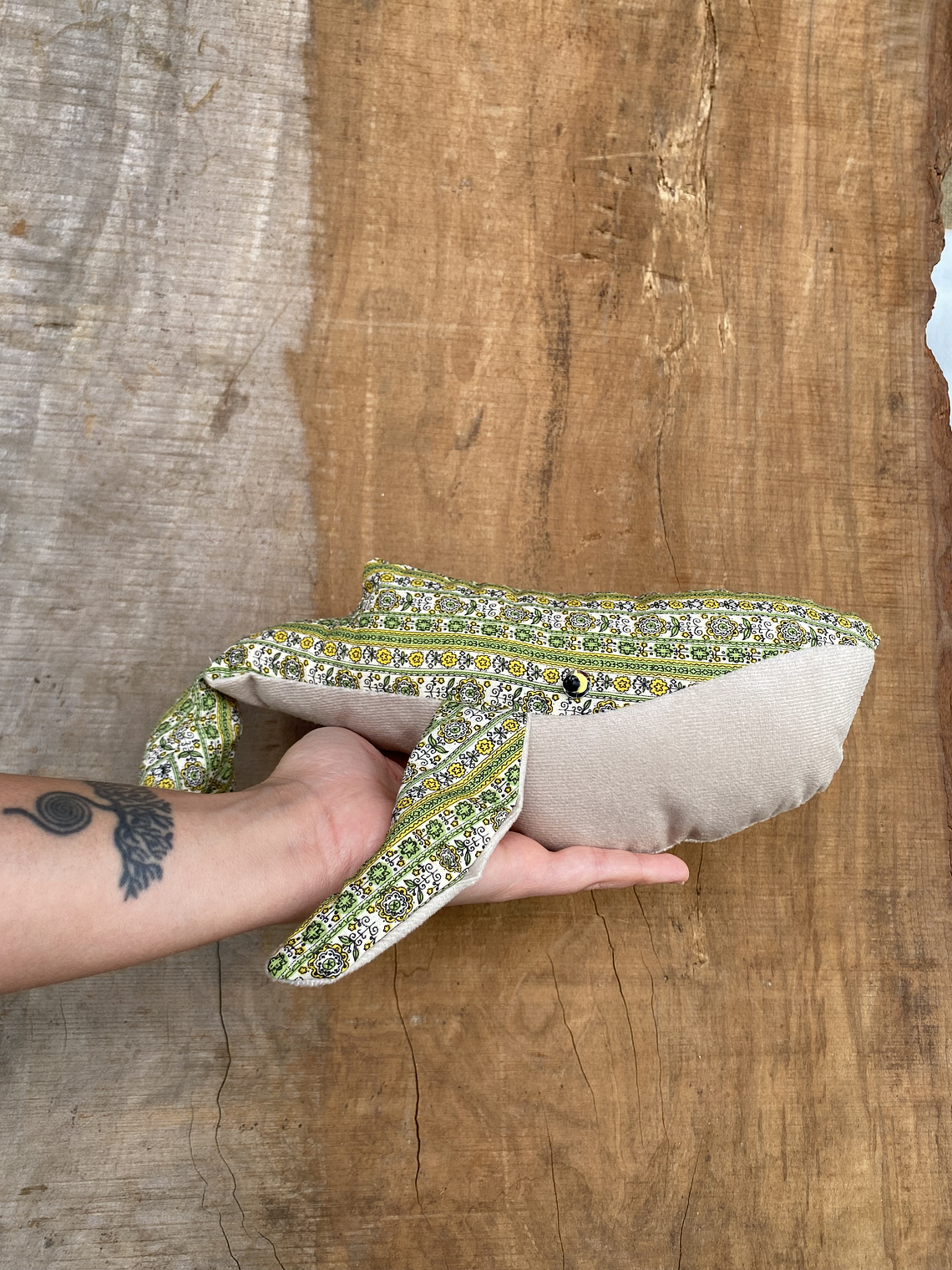 Peluche Ballena azul “S”- verde estampado  1