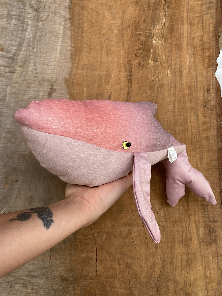 Peluche Ballena azul “M” - rosa degrade 2