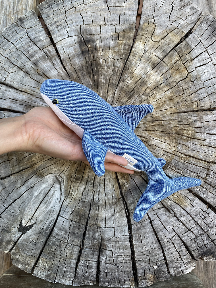 Peluche tiburón blanco- jeans clasic  2