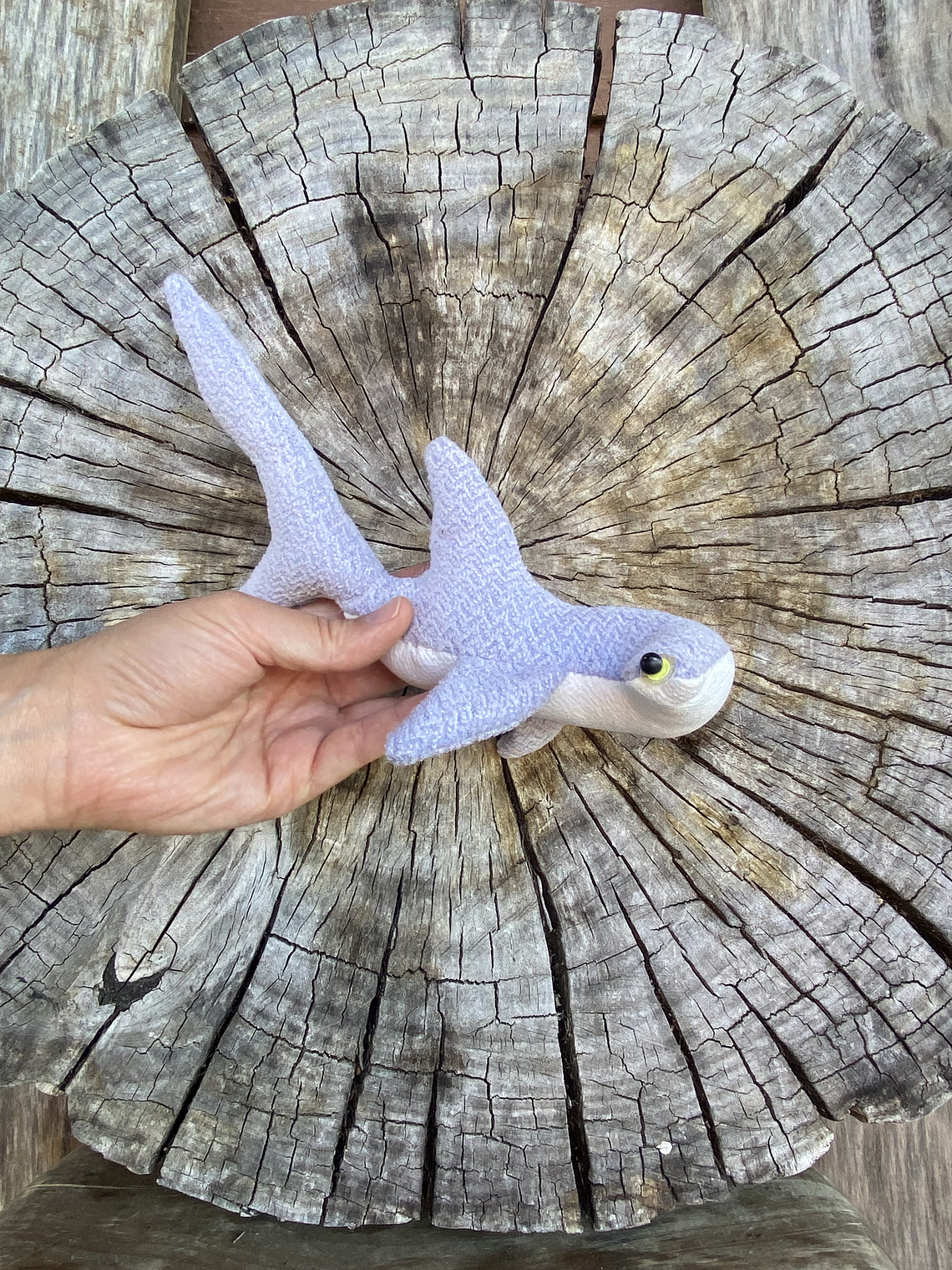 Peluche tiburón martillo 2