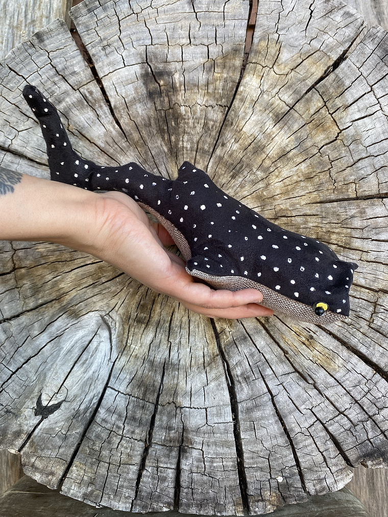 Peluche tiburón ballena “s”- azul oscuro  1