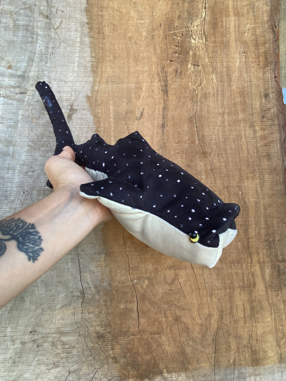 Peluche tiburón ballena “m” - negra  1