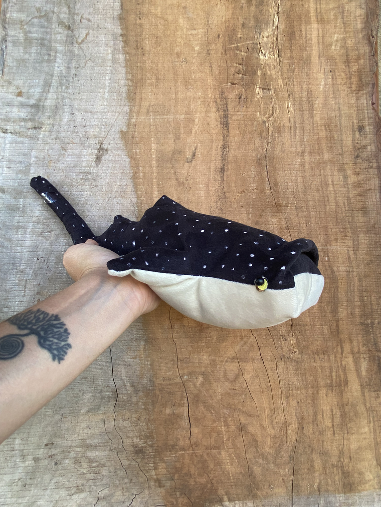 Peluche tiburón ballena “m” - negra  2