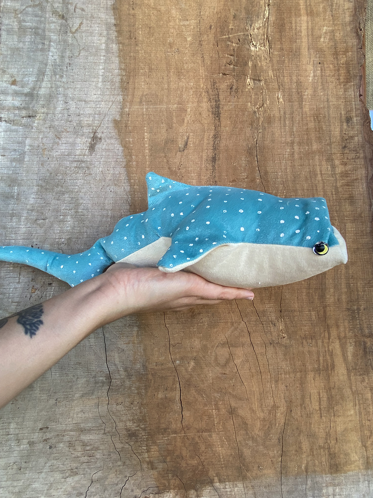 Peluche tiburón ballena “m” - calipso 1