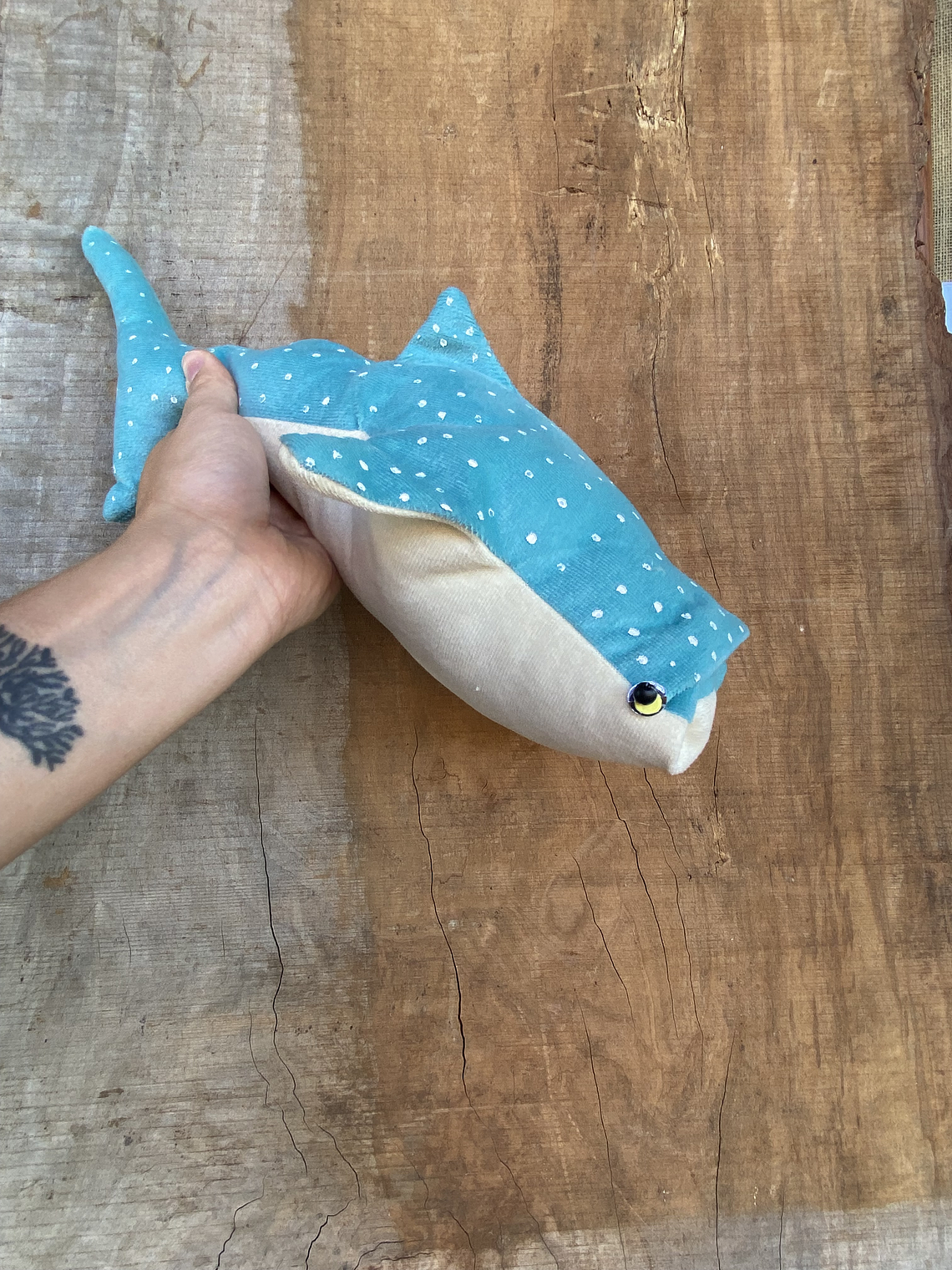 Peluche tiburón ballena “m” - calipso 2