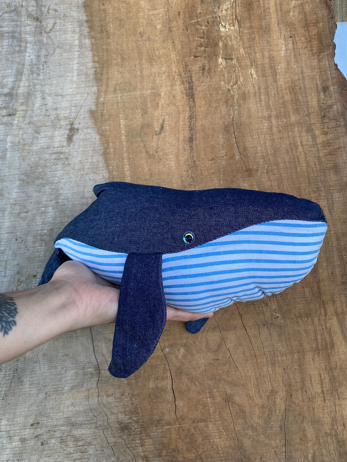 Peluche Ballena azul “M” + Ballenato trasportable  5