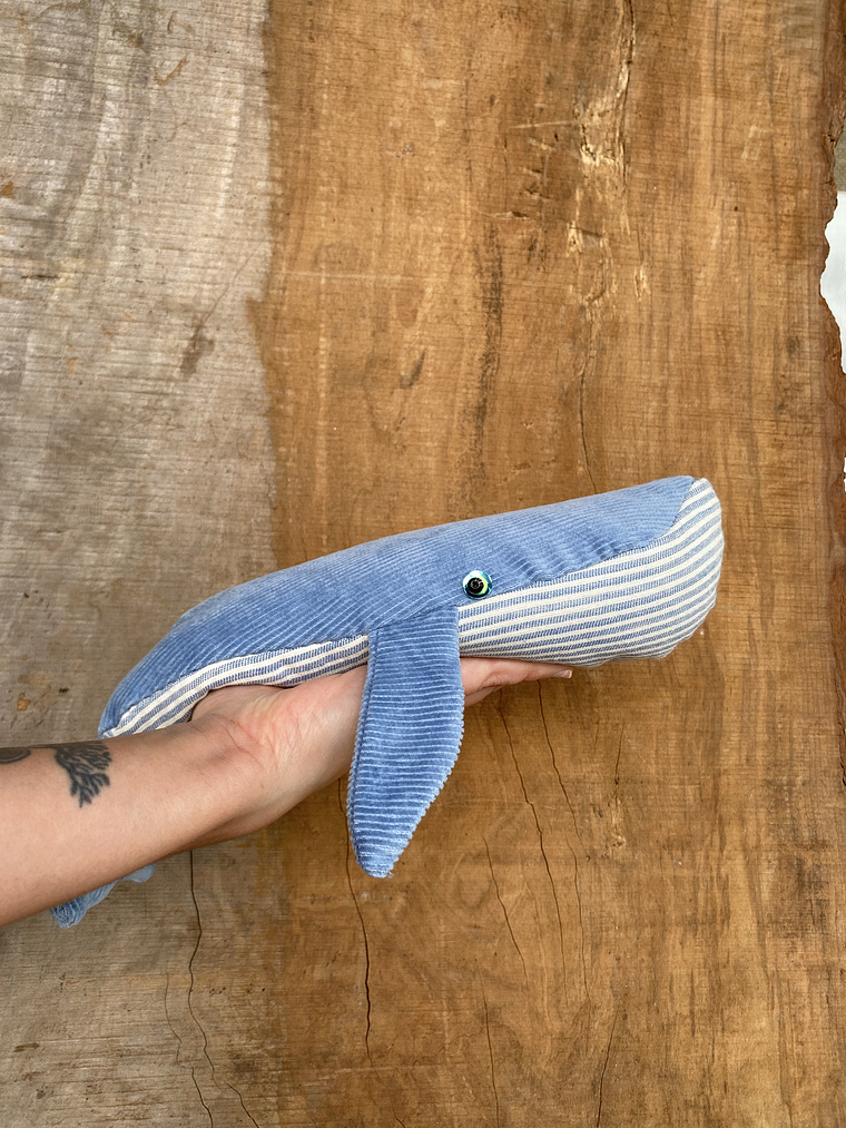 Guatero de semilla Ballena azul - celeste  1