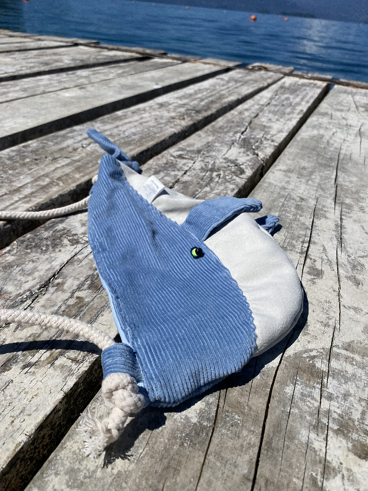 Cartera ballena - celeste  3