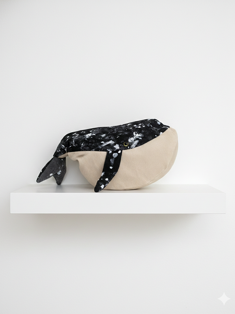 Estuche ballena azul “L” - Negra pinturita  1