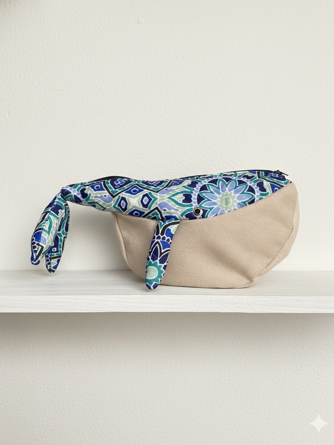 Estuche ballena azul “L” - Mandala azul 1