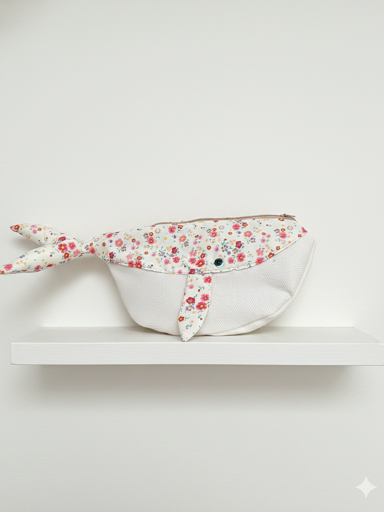 Estuche ballena azul “L” - Flores pequeñas  1