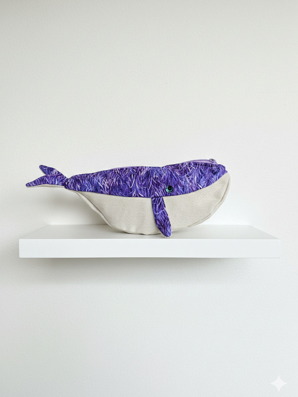 Estuche ballena azul “s” hojas tonos lilas  1
