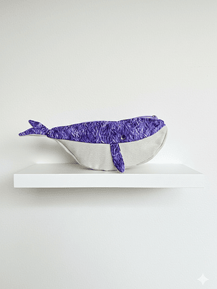 Estuche ballena azul “s” hojas tonos lilas 