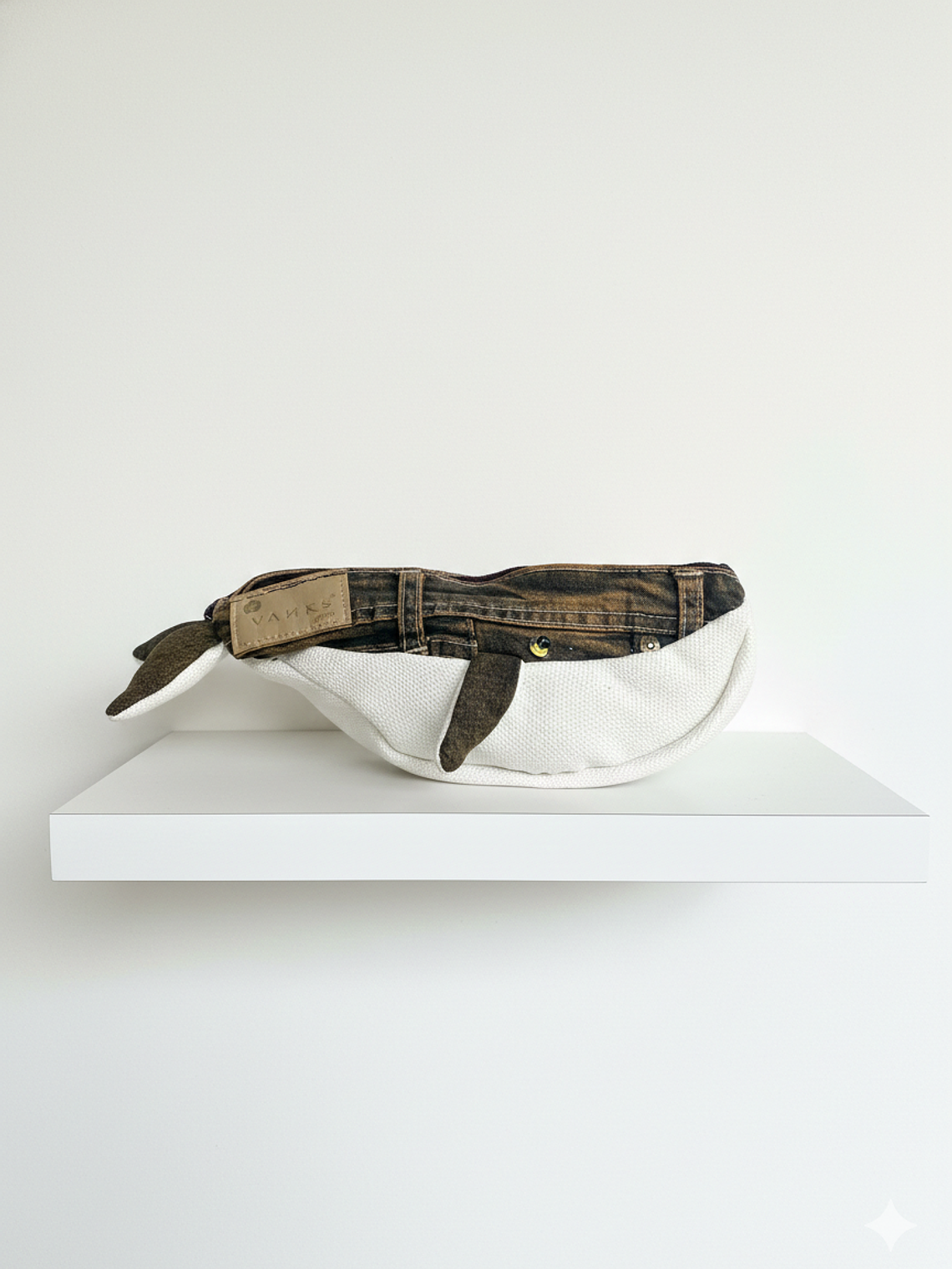 Estuche ballena azul “s” - Pretina jeans café  1