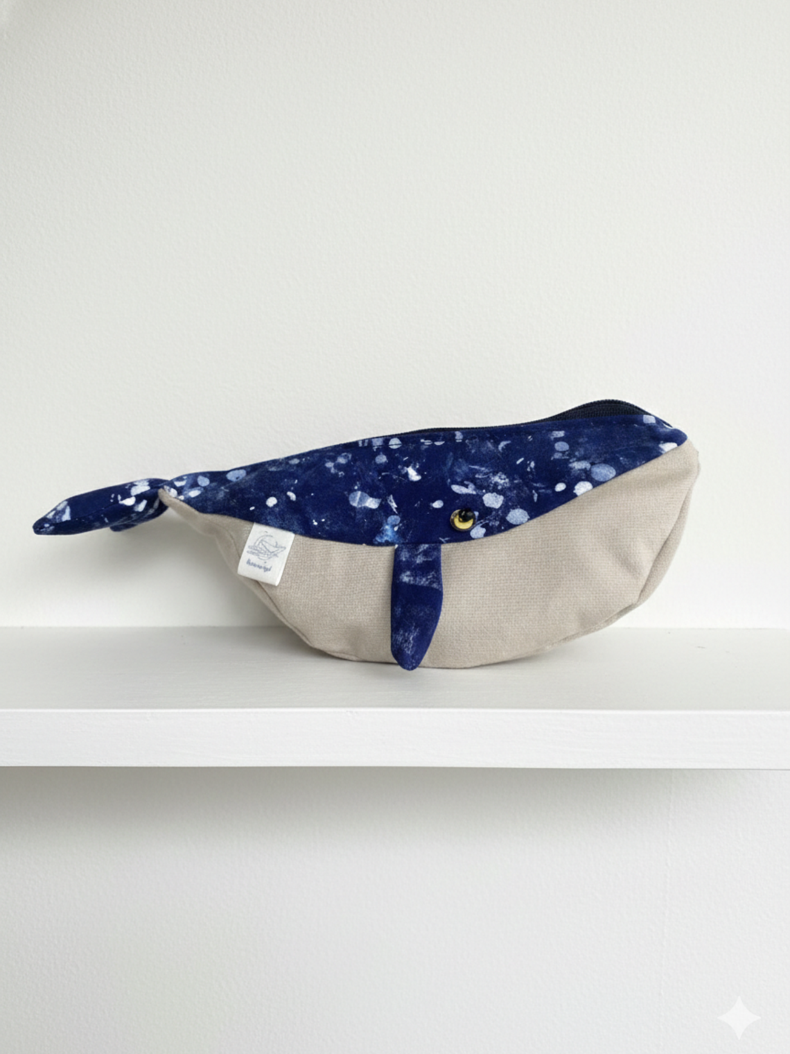 Estuche ballena azul “s” - azul pintura brilla en oscuridad  1